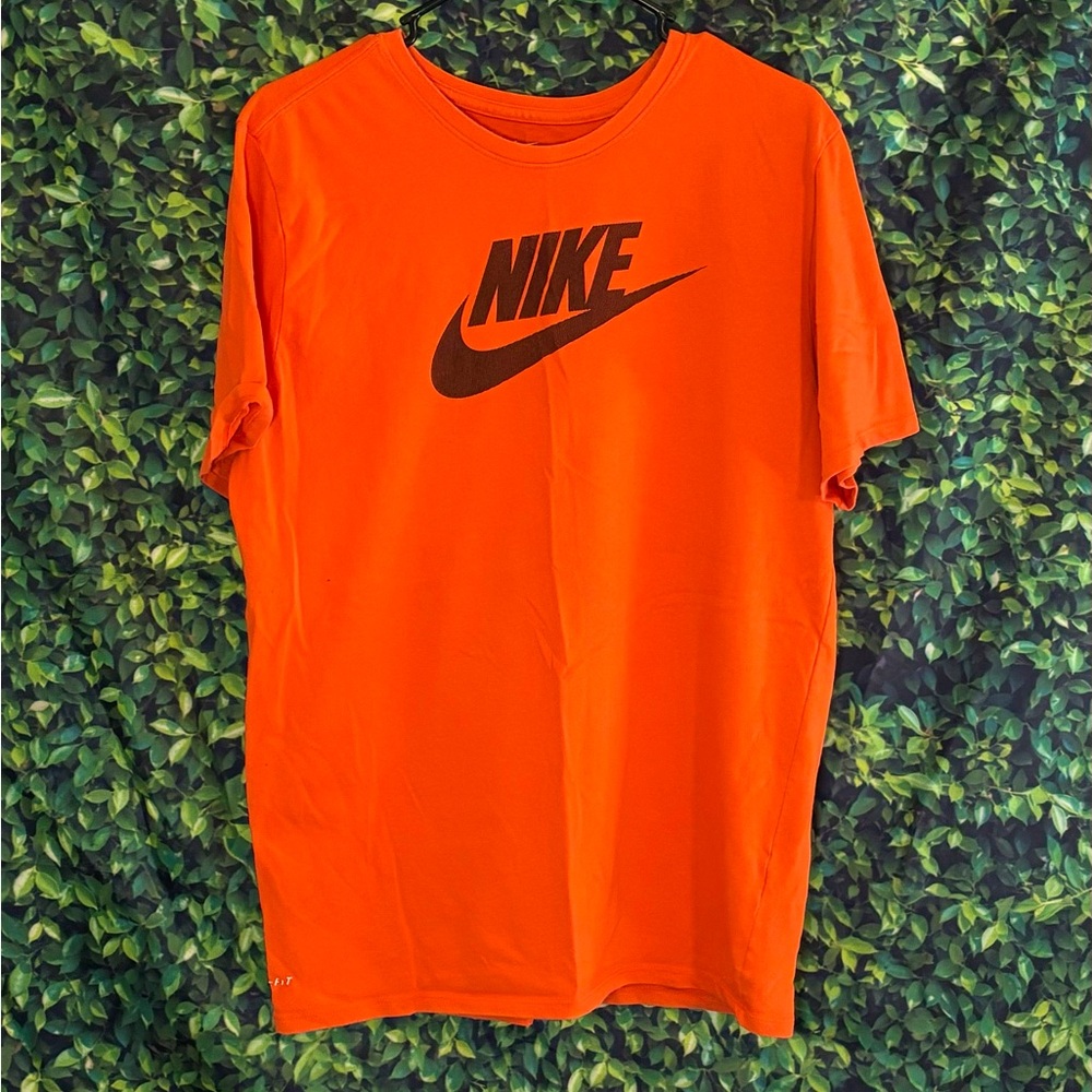 Men’s Nike Tee